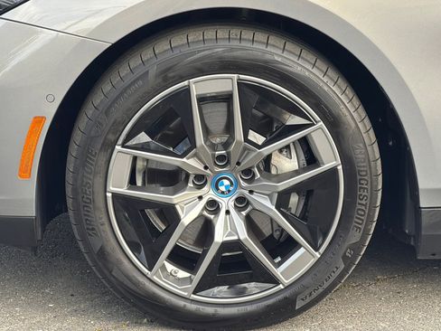 Certified 2024 BMW i5 eDrive40i w/ Premium Package image 37