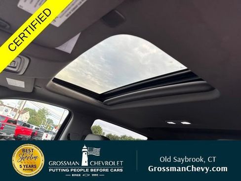 Used 2021 Chevrolet Silverado 1500 LT Trail Boss w/ Convenience Package II AWD/4WD image 3