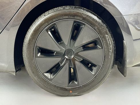 Used 2025 Tesla Model 3 Long Range image 10