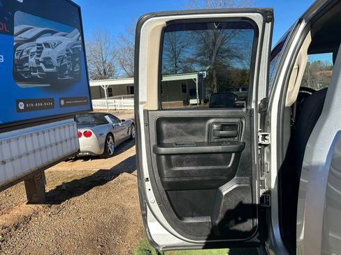 Used 2018 RAM 1500 Express image 15