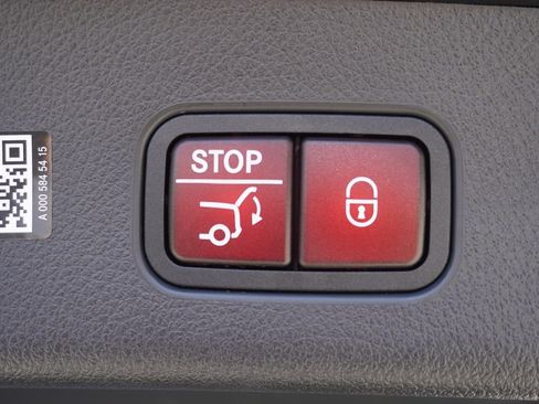 Used 2026 Mercedes-Benz GLC 300 image 10