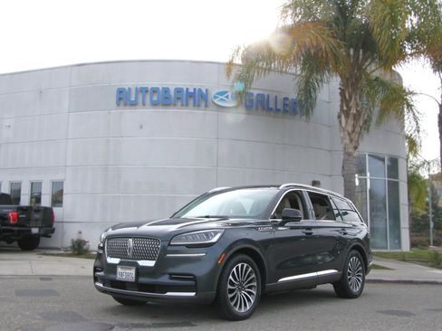 Used 2022 Lincoln Aviator Reserve image 1