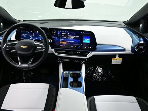 Used 2026 Chevrolet Equinox EV LT FWD image 19