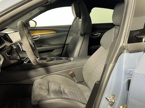 Used 2022 Audi e-tron GT Premium Plus image 22