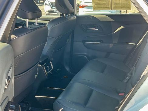 Used 2025 Toyota Crown Signia AWD/4WD image 19