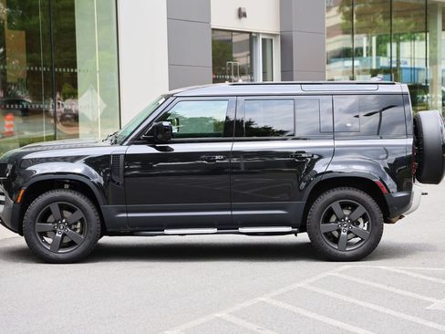 Used 2024 Land Rover Defender 110 S AWD/4WD image 2