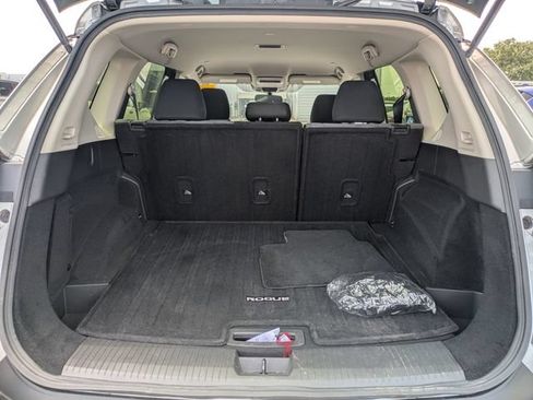 Used 2023 Nissan Rogue SV FWD image 25