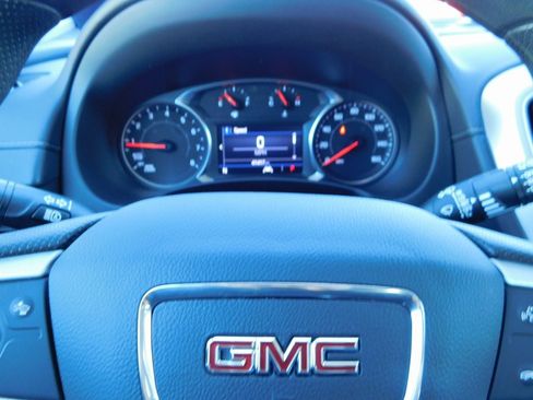 Used 2023 GMC Terrain SLE w/ Driver Convenience Package image 30