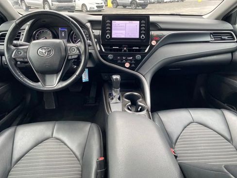 Used 2022 Toyota Camry SE image 6