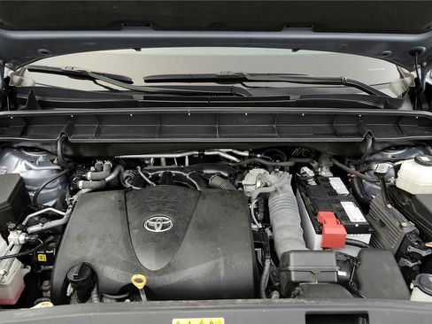 Certified 2022 Toyota Highlander XLE image 27