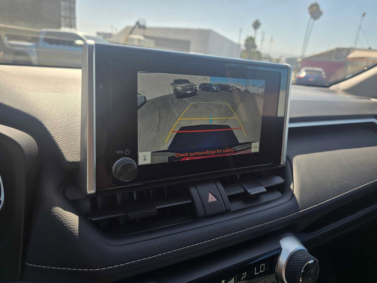 Used 2025 Toyota RAV4 XLE FWD image 28
