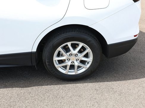 Used 2024 Chevrolet Equinox LT AWD/4WD image 4