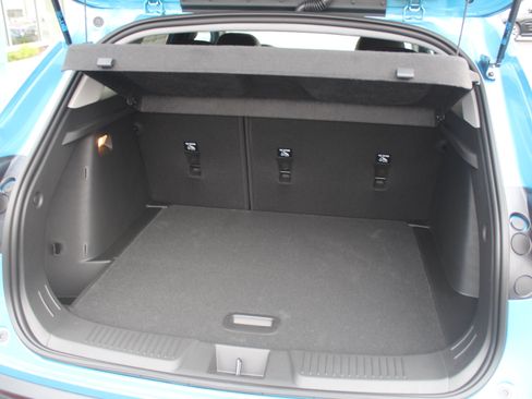 New 2026 Chevrolet Trax ACTIV w/ Sunroof Package FWD image 18