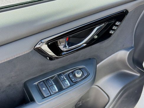 Used 2025 Subaru Forester Touring image 23