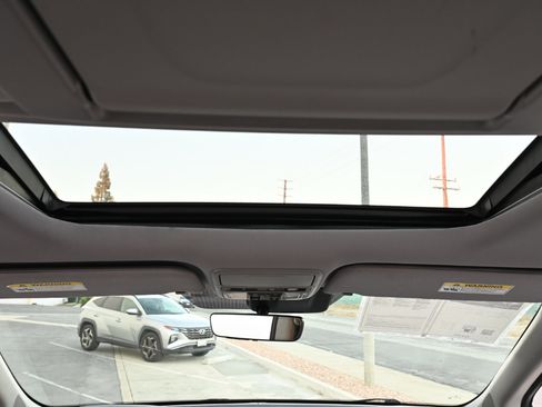 Used 2018 Honda Odyssey Elite image 32