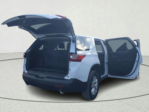Used 2021 Chevrolet Traverse LS image 13