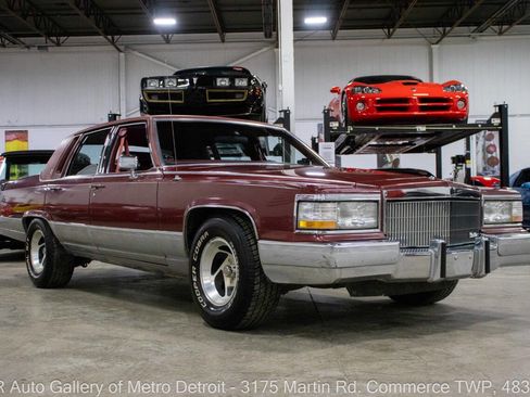 Used 1990 Cadillac Brougham image 10