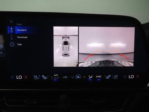 Used 2024 Chevrolet Equinox EV RS FWD image 30