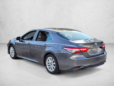 Used 2018 Toyota Camry LE FWD image 7