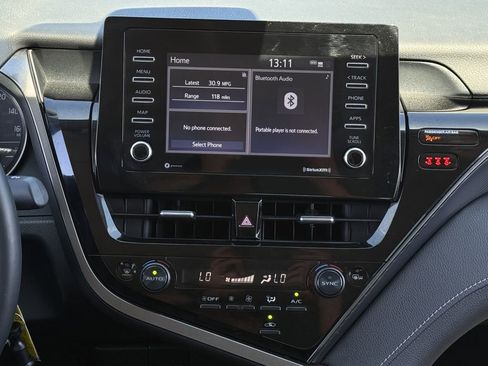 Used 2022 Toyota Camry SE image 17