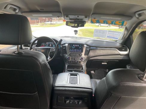 Used 2018 Chevrolet Suburban Premier RWD image 31