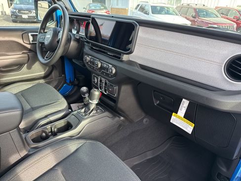 Used 2025 Jeep Wrangler Sport image 20