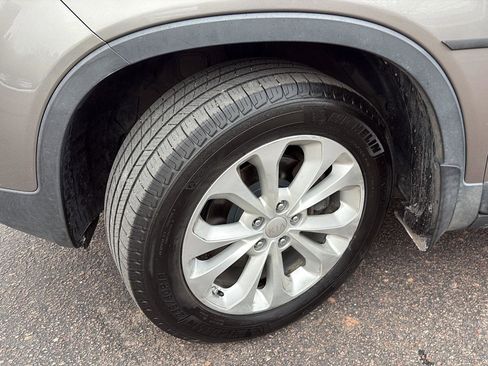 Used 2014 Kia Sorento EX image 8