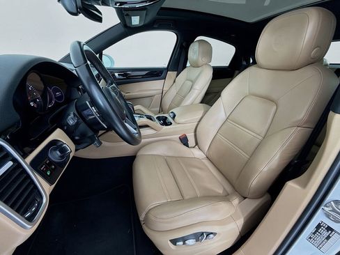 Certified 2020 Porsche Cayenne S AWD/4WD image 5