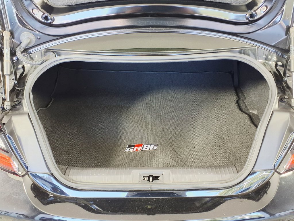 Used 2025 Toyota GR86 Premium RWD image 8