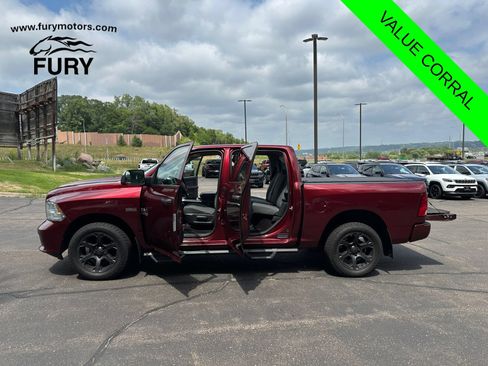 Used 2016 RAM 1500 Express AWD/4WD image 36