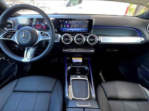 New 2025 Mercedes-Benz GLB 250 GLB 250 image 8