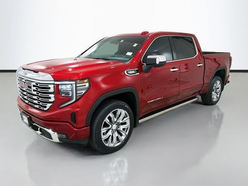 Used 2023 GMC Sierra 1500 Denali AWD/4WD image 3