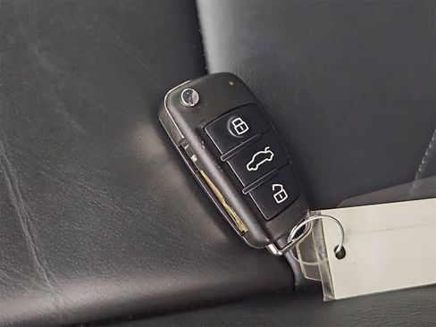 Used 2022 Audi Q3 2.0T Premium w/ Convenience Package image 37