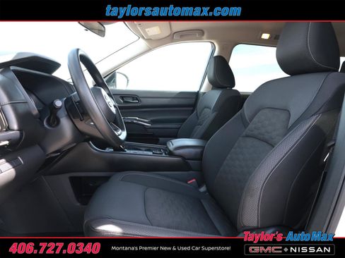 Used 2024 Nissan Pathfinder S AWD/4WD image 5