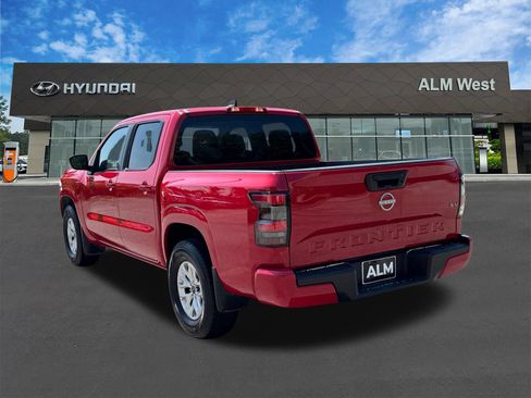 Used 2024 Nissan Frontier SV RWD image 7