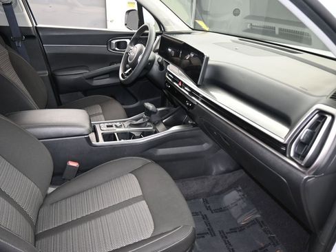 Used 2024 Kia Sorento LX image 43