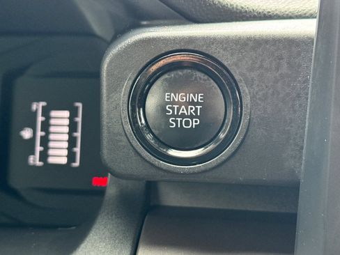 Certified 2025 Toyota Tacoma SR5 AWD/4WD image 21