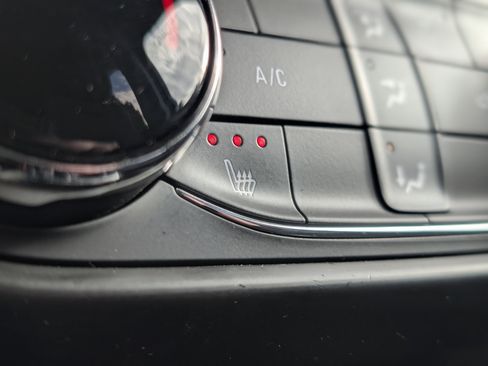 Used 2023 Chevrolet TrailBlazer LT image 4