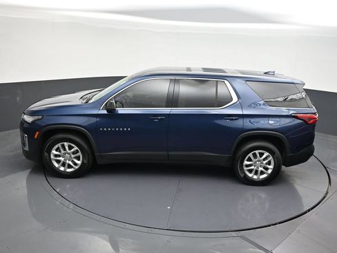 Used 2023 Chevrolet Traverse LS FWD image 17