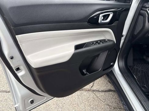 Used 2024 Jeep Compass Limited w/ Sun and Sound Group image 24