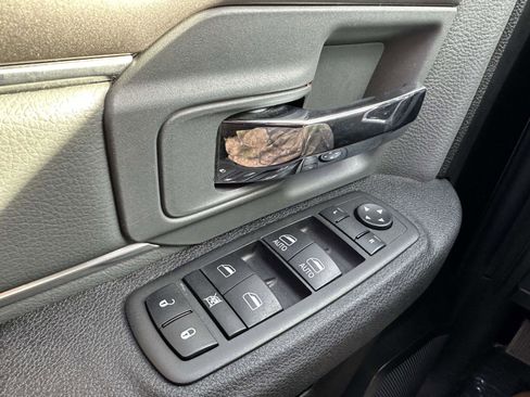 Used 2024 RAM 1500 Classic SLT image 27