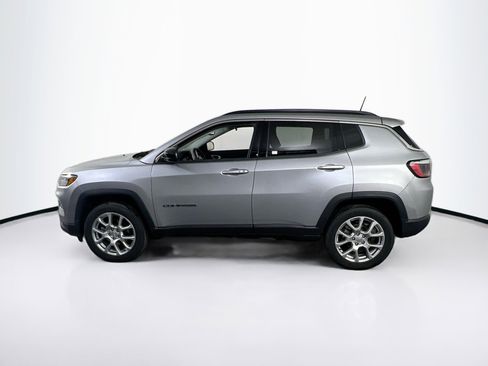 Used 2022 Jeep Compass Latitude image 8
