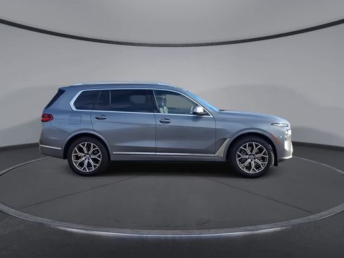 Used 2023 BMW X7 xDrive40i image 9