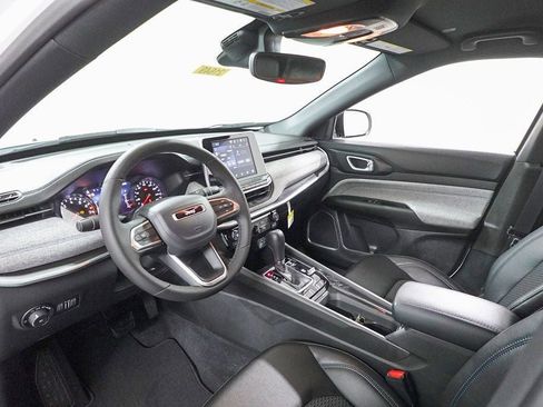 New 2026 Jeep Compass Latitude image 12