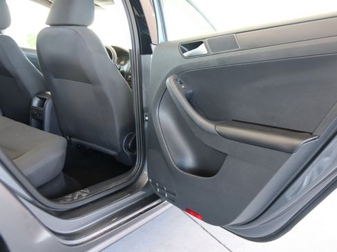 Used 2014 Volkswagen Jetta S image 35