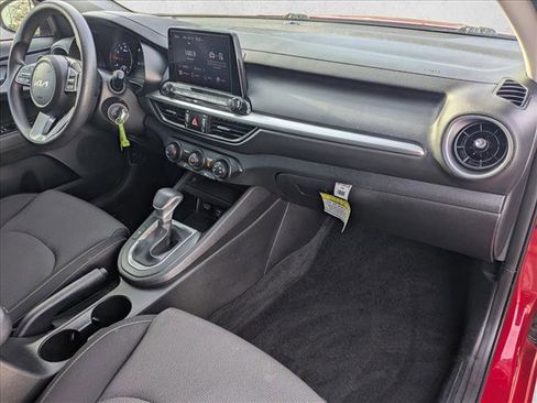 Used 2024 Kia Forte LXS w/ LXS Technology Package FWD image 21