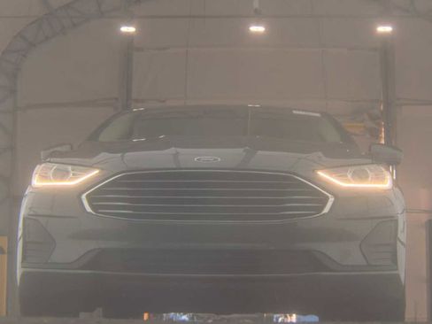 Used 2019 Ford Fusion SE image 6
