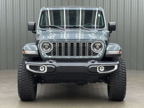 Used 2025 Jeep Wrangler Unlimited Sahara w/ Safety Group AWD/4WD image 8