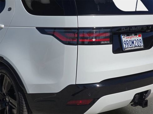 Used 2025 Land Rover Discovery Dynamic SE image 37