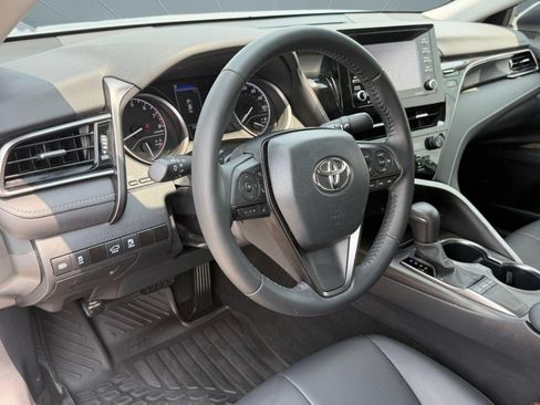 Used 2023 Toyota Camry SE FWD image 4